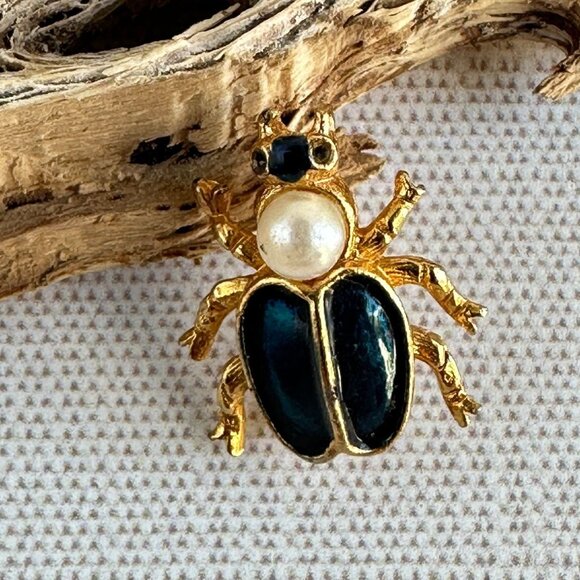 Gold-Tone Beetle Brooch With Faux Pearl & Enamel Detailing 7/8" - Picture 4 of 6